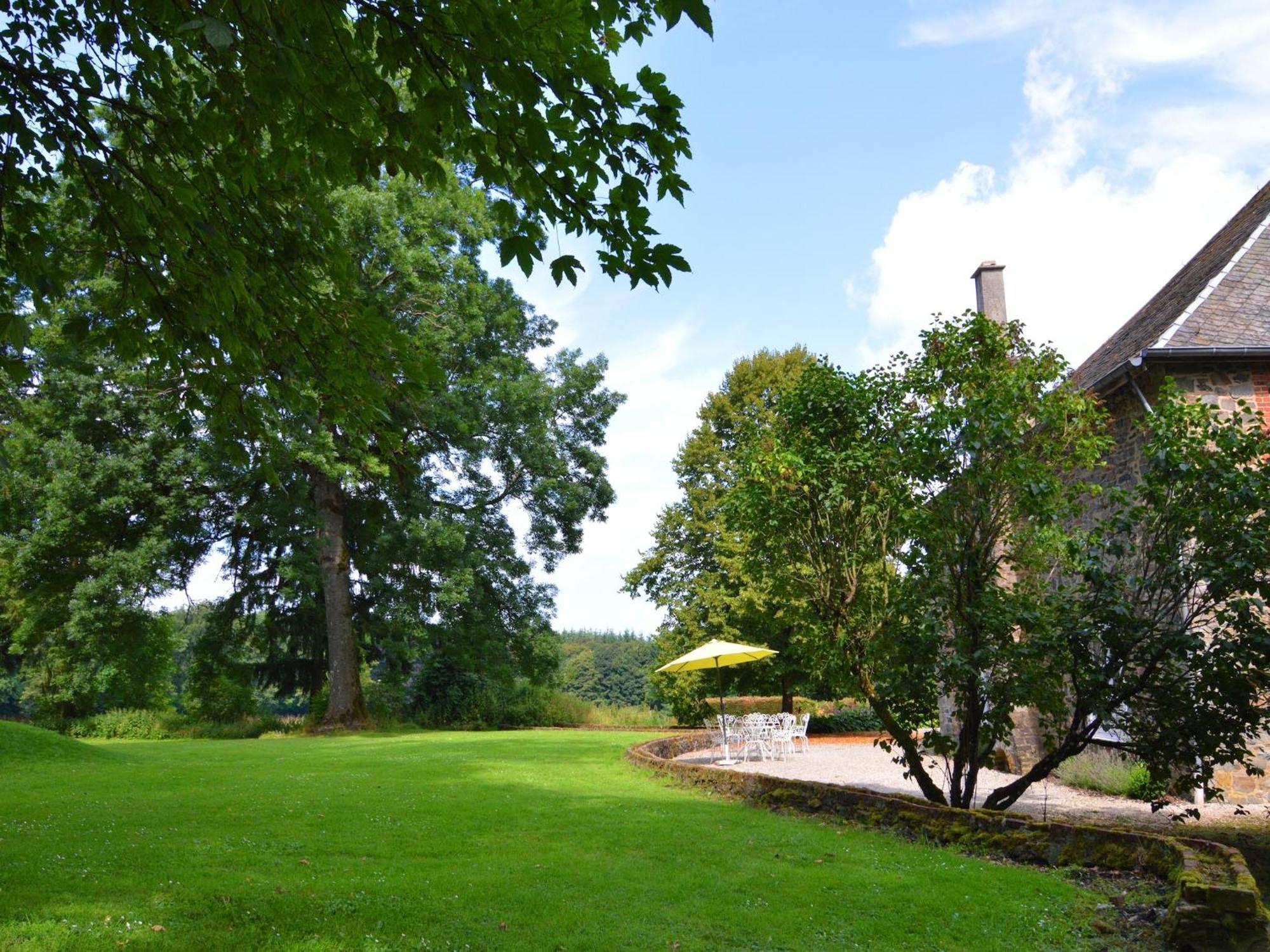 Delightful Castle In Bastogne With Bubble Bath Villa Luaran gambar